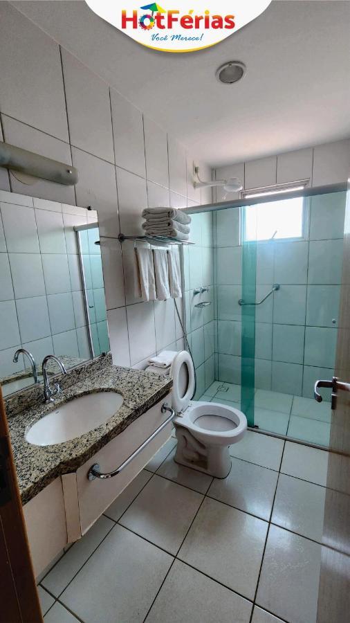 Golden Dolphin Express: Beachside Comfort With 24/7 Pools Apartamento *